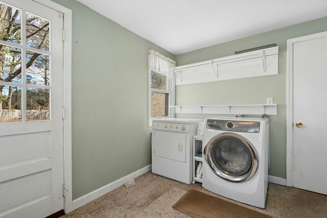 64 W Main St, Hopkinton, MA 01748