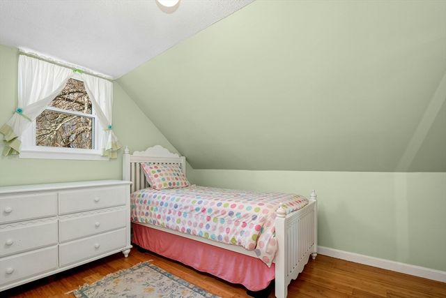 64 W Main St, Hopkinton, MA 01748