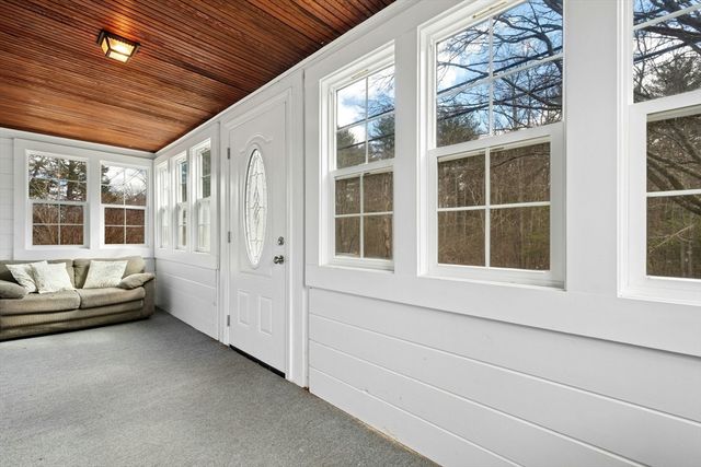 64 W Main St, Hopkinton, MA 01748