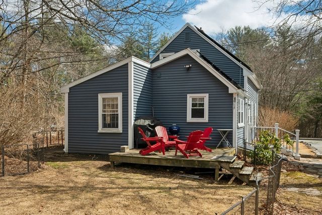 64 W Main St, Hopkinton, MA 01748