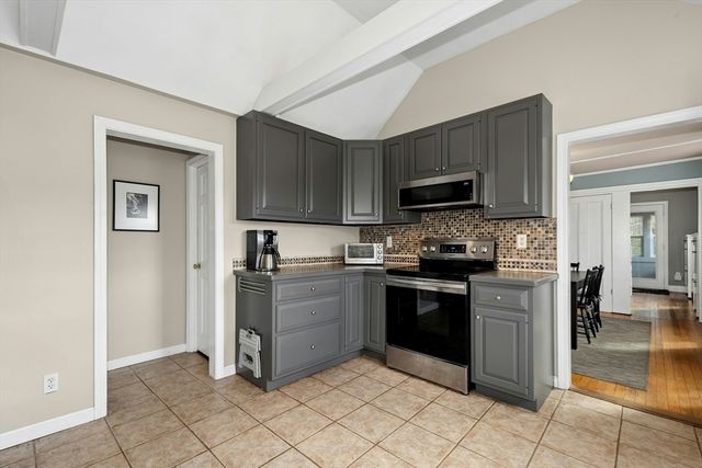 64 W Main St, Hopkinton, MA 01748