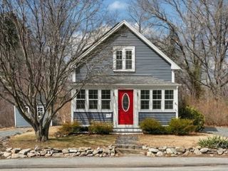 64 W Main St, Hopkinton, MA 01748