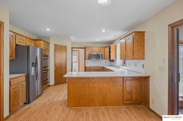 21716 Greenlawn Road, Omaha, NE 68022