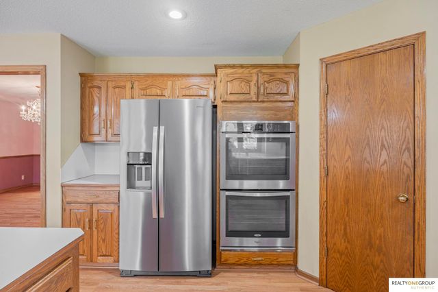 21716 Greenlawn Road, Omaha, NE 68022