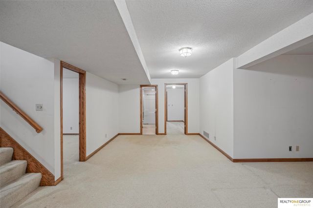 21716 Greenlawn Road, Omaha, NE 68022