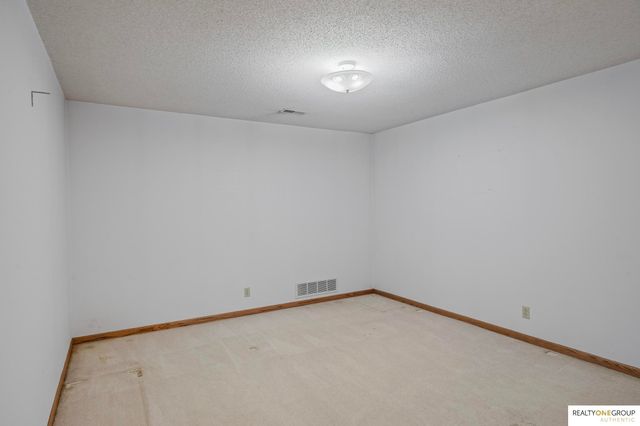 21716 Greenlawn Road, Omaha, NE 68022