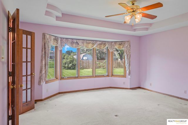 21716 Greenlawn Road, Omaha, NE 68022