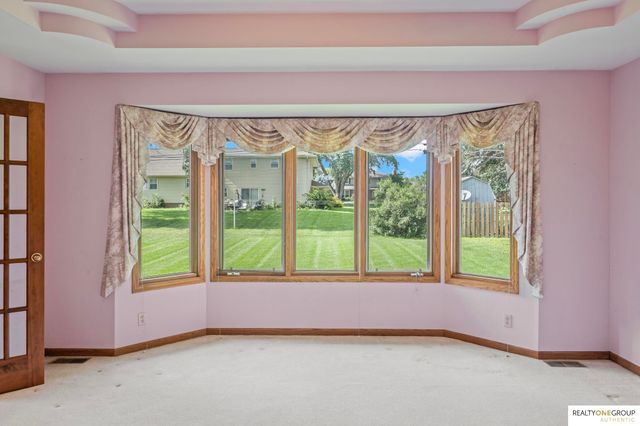 21716 Greenlawn Road, Omaha, NE 68022