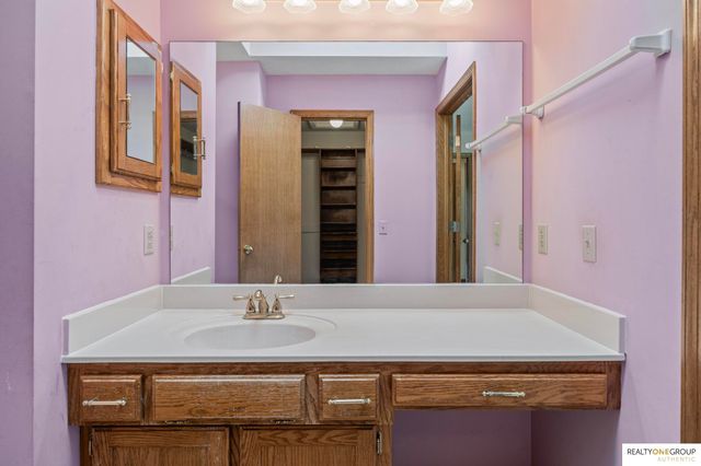 21716 Greenlawn Road, Omaha, NE 68022