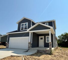 504 Hatch Lake Pkwy, Valparaiso, IN 46385