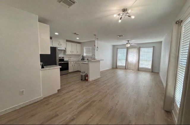 3114 Bolt Street, Houston, TX 77051