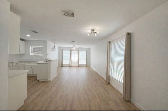 3114 Bolt Street, Houston, TX 77051