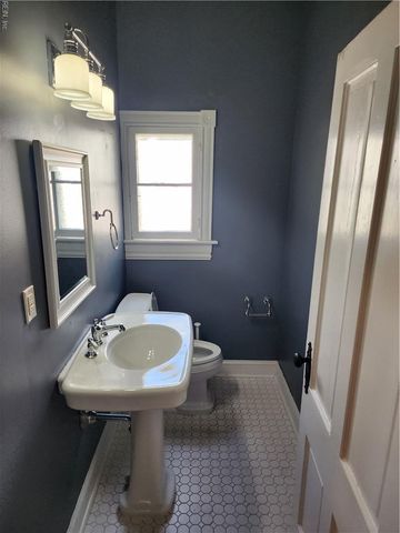 436 Dinwiddie St Apt 1, Portsmouth, VA 23704