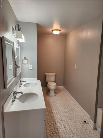 436 Dinwiddie St Apt 1, Portsmouth, VA 23704