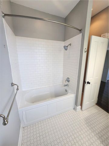 436 Dinwiddie St Apt 1, Portsmouth, VA 23704