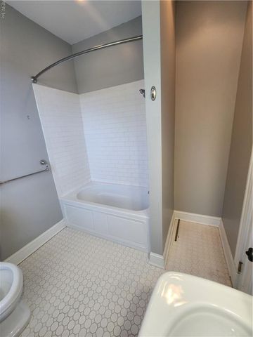 436 Dinwiddie St Apt 1, Portsmouth, VA 23704