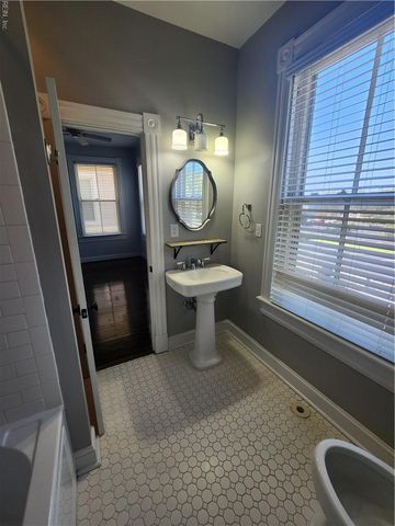 436 Dinwiddie St Apt 1, Portsmouth, VA 23704