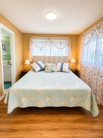 18 COLONIAL CLUB Drive 200, Boynton Beach, FL 33435