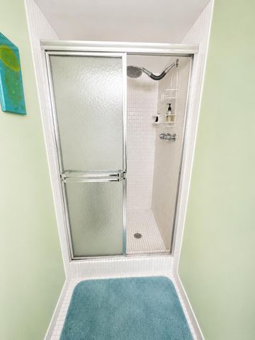 18 COLONIAL CLUB Drive 200, Boynton Beach, FL 33435