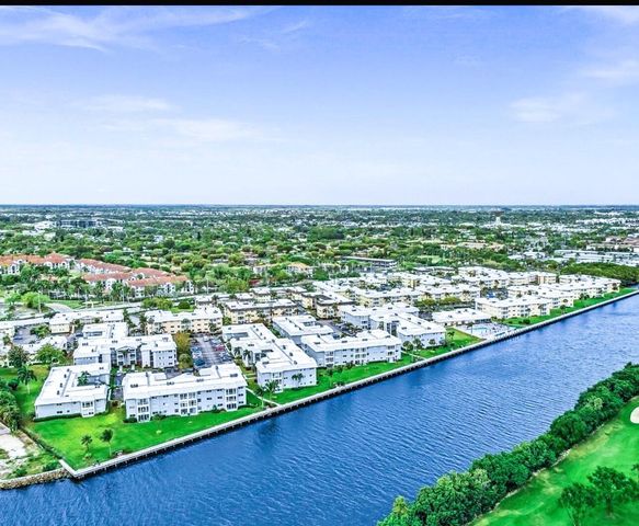 18 COLONIAL CLUB Drive 200, Boynton Beach, FL 33435
