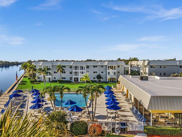 18 COLONIAL CLUB Drive 200, Boynton Beach, FL 33435