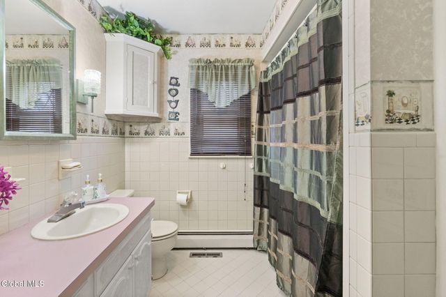 800 S Melcher Street, Johnstown, NY 12095