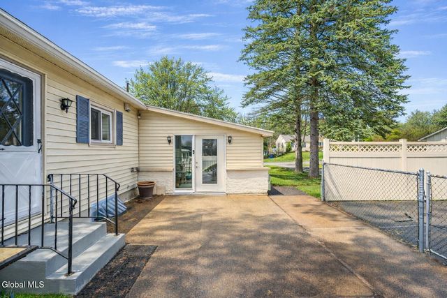 800 S Melcher Street, Johnstown, NY 12095