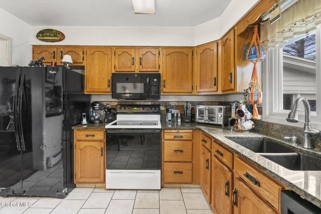 800 S Melcher Street, Johnstown, NY 12095