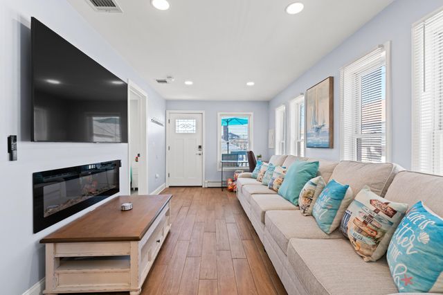 140 OCEAN AVE, Point Pleasant Beach, NJ 08742