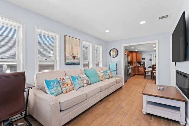 140 OCEAN AVE, Point Pleasant Beach, NJ 08742