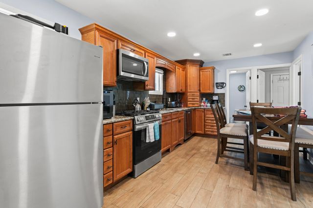 140 OCEAN AVE, Point Pleasant Beach, NJ 08742