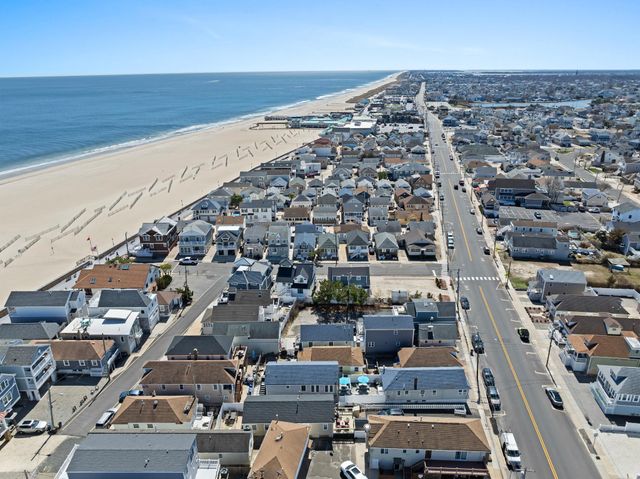 140 OCEAN AVE, Point Pleasant Beach, NJ 08742