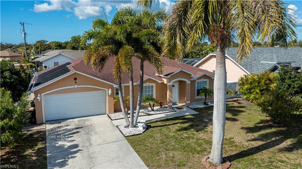 Image 1 of property listing at 3818 SW 6th PL, Cape Coral, FL 33914