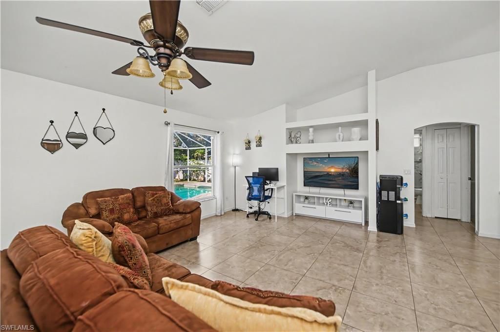 Image 17 of property listing at 3818 SW 6th PL, Cape Coral, FL 33914