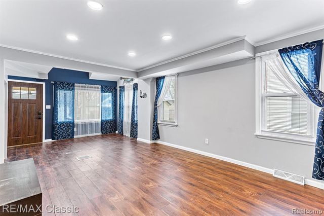 217 Endwell Street, Novi, MI 48377