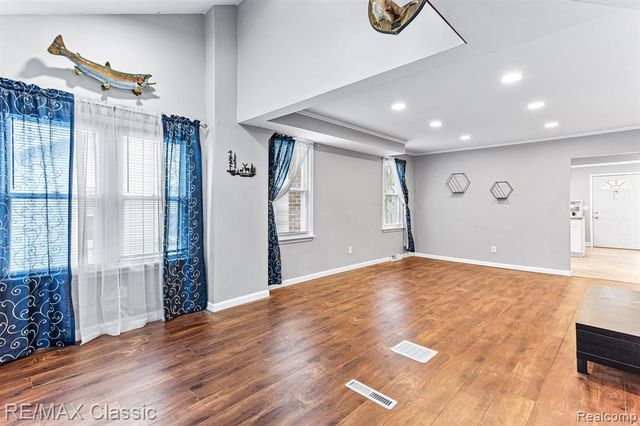 217 Endwell Street, Novi, MI 48377