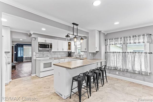 217 Endwell Street, Novi, MI 48377