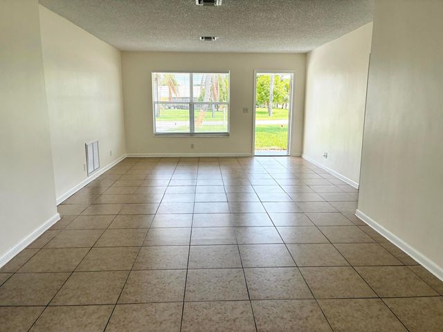 1142 GARNETT Street, Lantana, FL 33462
