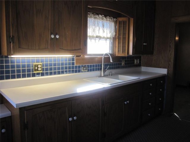 513 N Noyes Boulevard, St Joseph, MO 64501