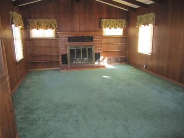 513 N Noyes Boulevard, St Joseph, MO 64501