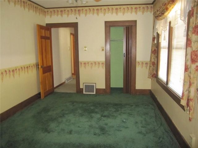 513 N Noyes Boulevard, St Joseph, MO 64501