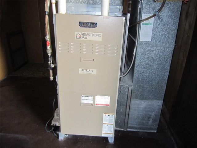 513 N Noyes Boulevard, St Joseph, MO 64501