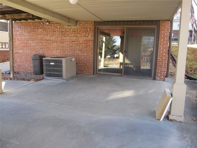 513 N Noyes Boulevard, St Joseph, MO 64501