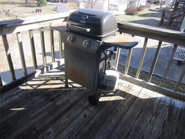 513 N Noyes Boulevard, St Joseph, MO 64501