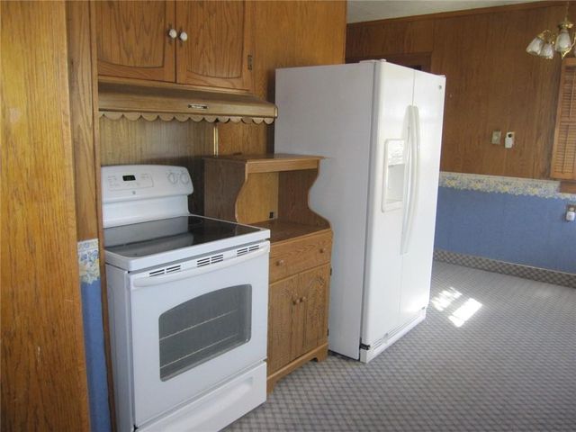 513 N Noyes Boulevard, St Joseph, MO 64501