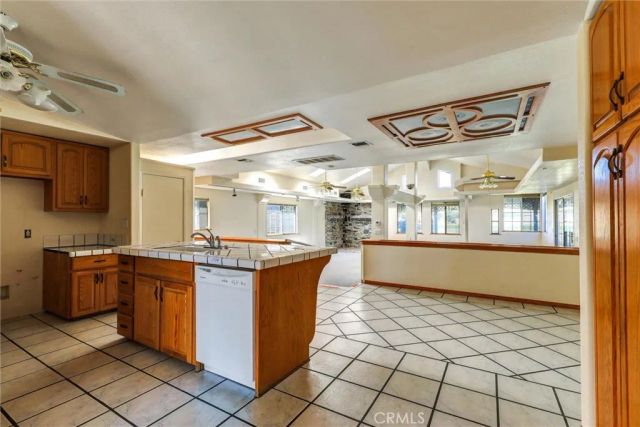 213 Cavendish Drive, Hemet, CA 92545