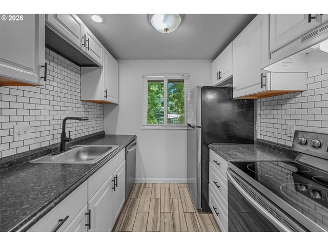 12638 Nw BARNES Rd 11, Portland, OR 97229