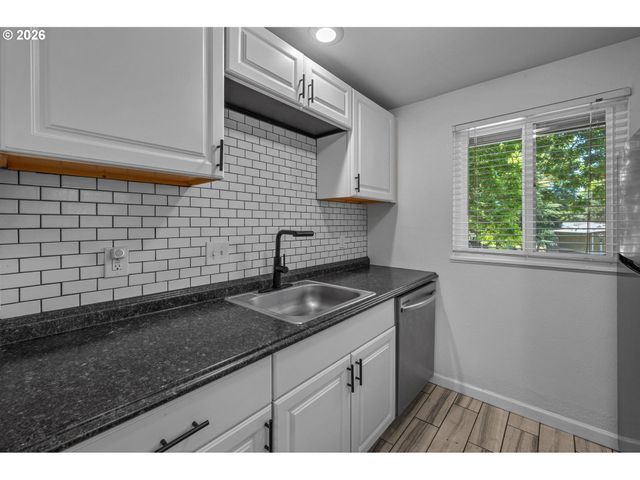 12638 Nw BARNES Rd 11, Portland, OR 97229