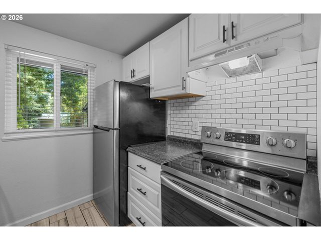 12638 Nw BARNES Rd 11, Portland, OR 97229
