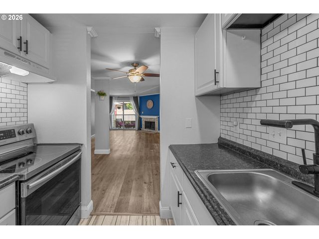 12638 Nw BARNES Rd 11, Portland, OR 97229